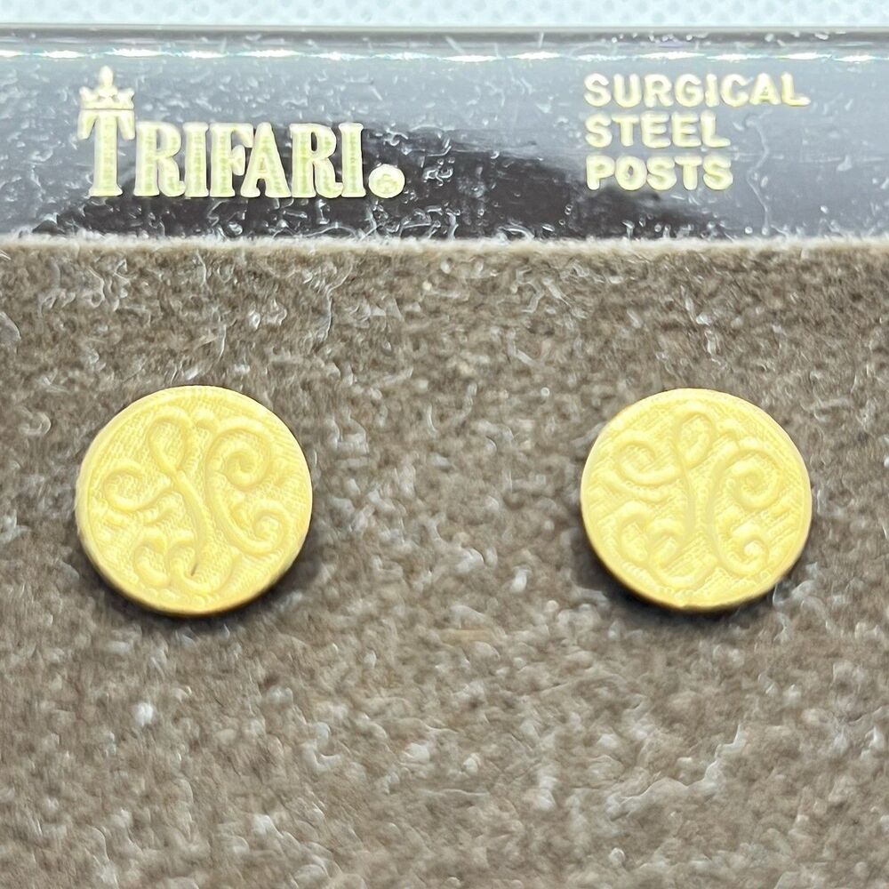 Vintage 1980s Trifari Gold Tone Pierced Earrings Studs-Filigree Pattern 1/2"-NWT